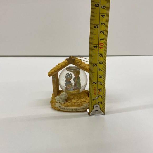 Precious Moments Nativity Crèche Mini Waterball Hanging Ornament - Picture 2 of 7